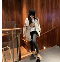 2021 New Product Gentle milk white temperament and thin V - collar wool suit coat coat limited