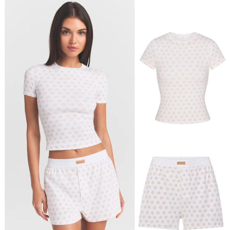[Official Authentic Product] Skims Kardashian New Summer Printed Short-Sleeved T-Shirt Casual Shorts Set for Women to Look Slim