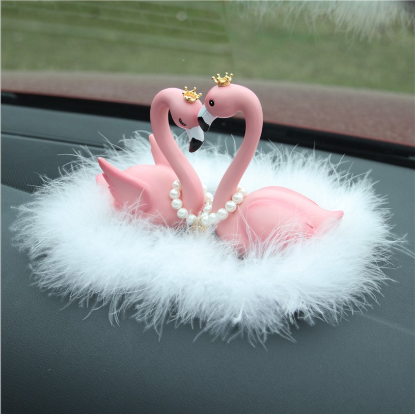 New Creative Flamingo Car Fittings with Lovely Feather Car Inside Vehicle Vehicle Accessory Decoration Lady