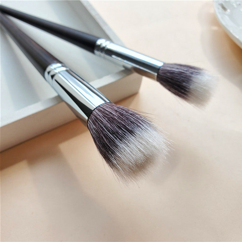 Cangzhou Factory Straight Hair Animal Hair Wool Multifunction Point Color Brushed Blush Brushed Makeup Brush A Dress Soft