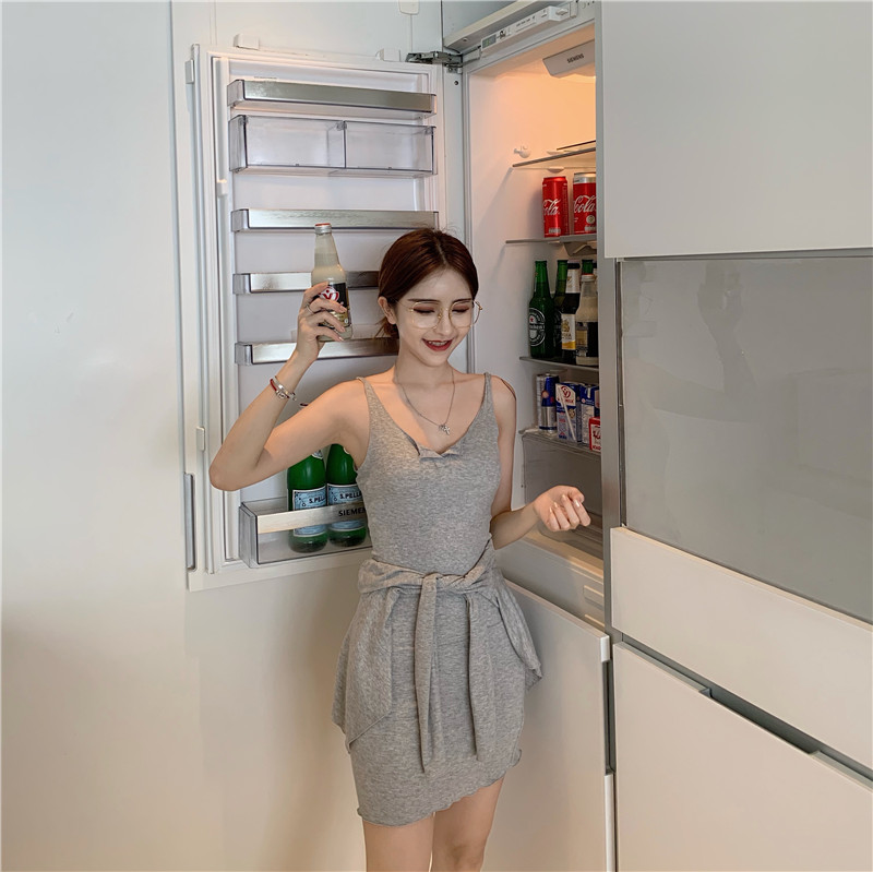 VK旗艦店 韓國風純色外套小吊帶套裝長袖裙裝