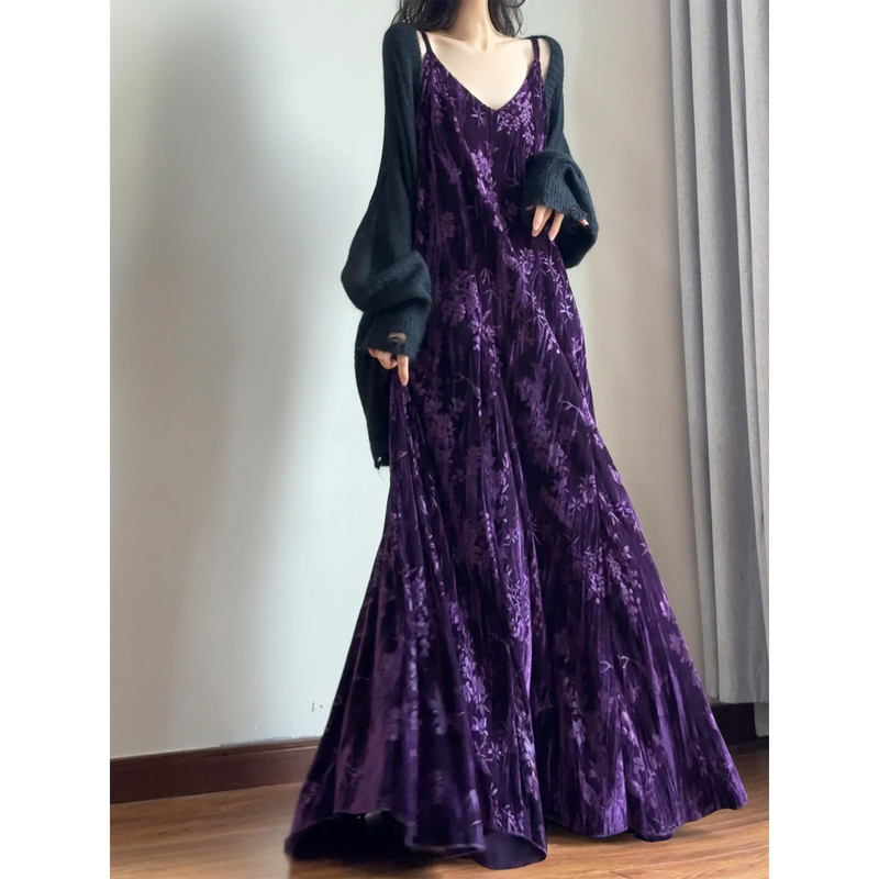 Beautiful New Chinese-Style Long Dress with a Unique Design, Suitable for Slightly Plump Figures, High-End Velvet Dress, Purple V-Neck Autumn and Winter Slip Dress Beautiful New Chinese-Style Long Dress with a Unique Design, Suitable for Slightly Plump Figures, High-End Velvet Dress, Purple V-Neck Autumn and Winter Slip Dress