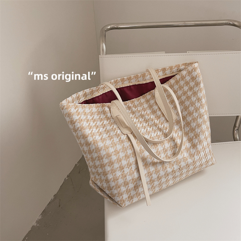 South Korean Ins small crowddesign pop retro sutra special bag 2022 new wave Korean version 100 lap single shoulder bag woman