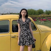 Special offer original 148 French bellflower temperament wild female 2022 new summer and European goods short-sleeved floral dress