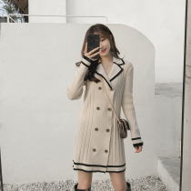 2022 Spring loaded new women Herbendy style display slim small and fragrant wind long sleeves Salt can be sweet and windy with gentle wind