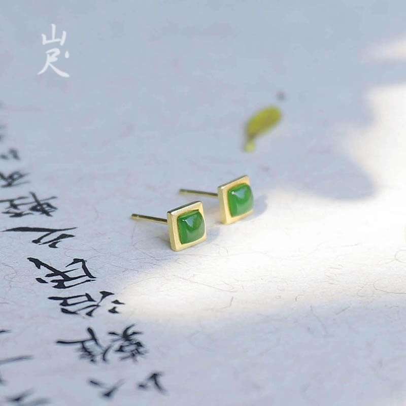 Mountain ruler) Bisleeve natural Hetian jade jasper ear needle square jade earrings green earrings earrings female sterling silver