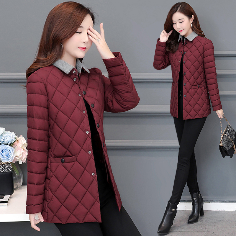 2021 winter light and thin middle-aged aged mother waist fashion small cotton padded jacket cotton coat women Korean version of loose short