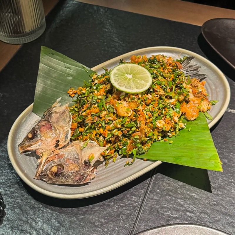 Mountain-Style Plum Fruit Yunnan Cuisine Restaurant Same-Style Grilled Fish Plate Stir-Fry Barbecue Plate Ceramic Oval Cold Dish Tableware