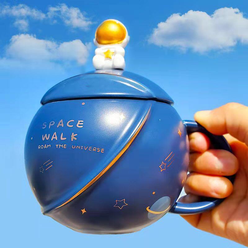Creative Planet Mug Large Capacity Astronaut Helmet Shaped Ceramic Cup European Adult Water Cup Cute