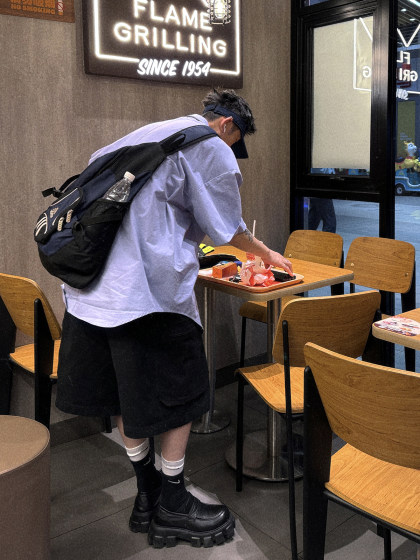 Aurocean 宽肩廓形大衬衫 松弛少年感复古学院刺绣浅蓝色纯棉短袖