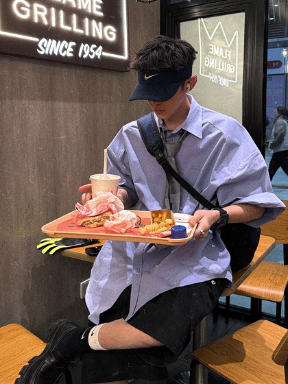 Aurocean 宽肩廓形大衬衫 松弛少年感复古学院刺绣浅蓝色纯棉短袖