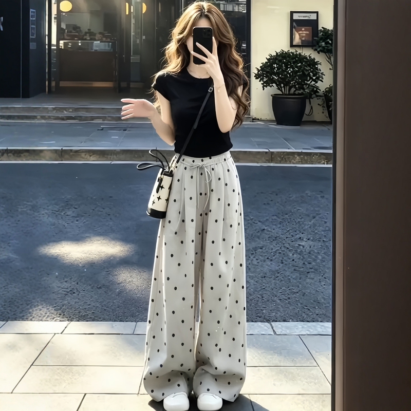 Korean Chic Outfit Complete Set for Women, Summer Slimming Short-Sleeved T-Shirt, Polka-Dot Wide-Leg Pants, Casual Sports Two-Piece Set Korean Chic Outfit Complete Set for Women, Summer Slimming Short-Sleeved T-Shirt, Polka-Dot Wide-Leg Pants, Casual Sports Two-Piece Set