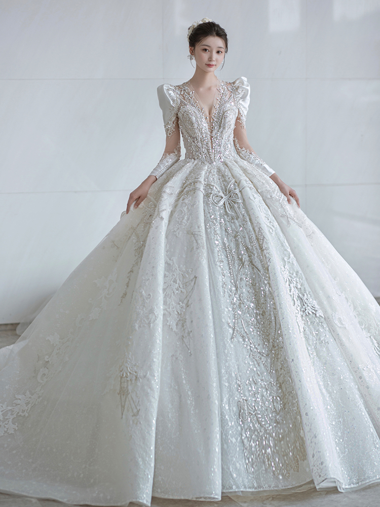 French wedding dress 2022 new bride's main yarn long sleeve winter court style heavy work retro satin tail high -level sense French wedding dress 2022 new bride's main yarn long sleeve winter court style heavy work retro satin tail high -level sense