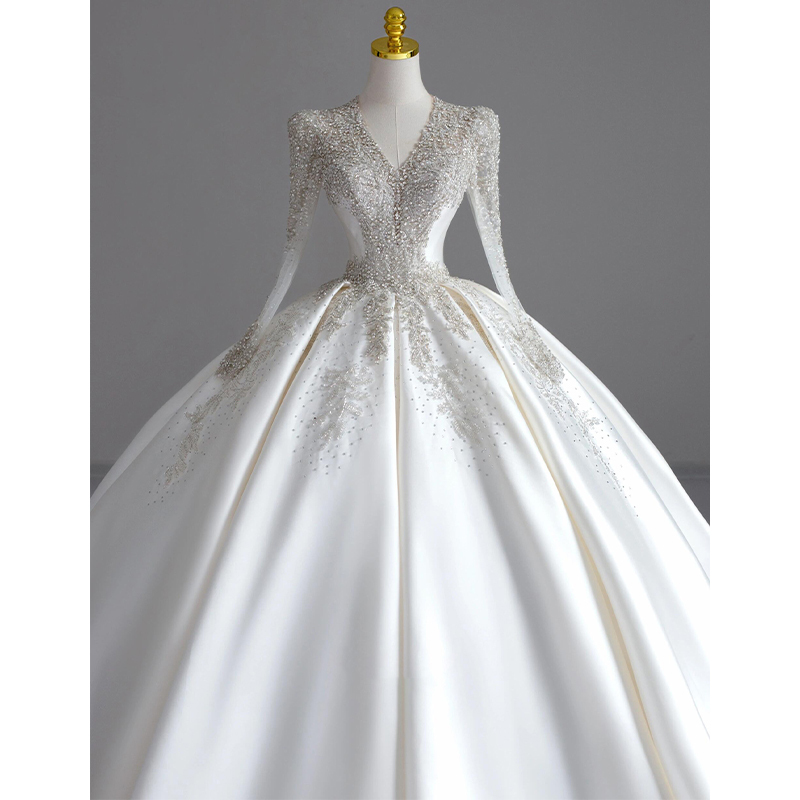 Long-Sleeved Autumn and Winter Satin Wedding Dress for Brides 2026 New Main Dress High-Quality French Retro V-Neck Simple and Lightweight Long-Sleeved Autumn and Winter Satin Wedding Dress for Brides 2026 New Main Dress High-Quality French Retro V-Neck Simple and Lightweight