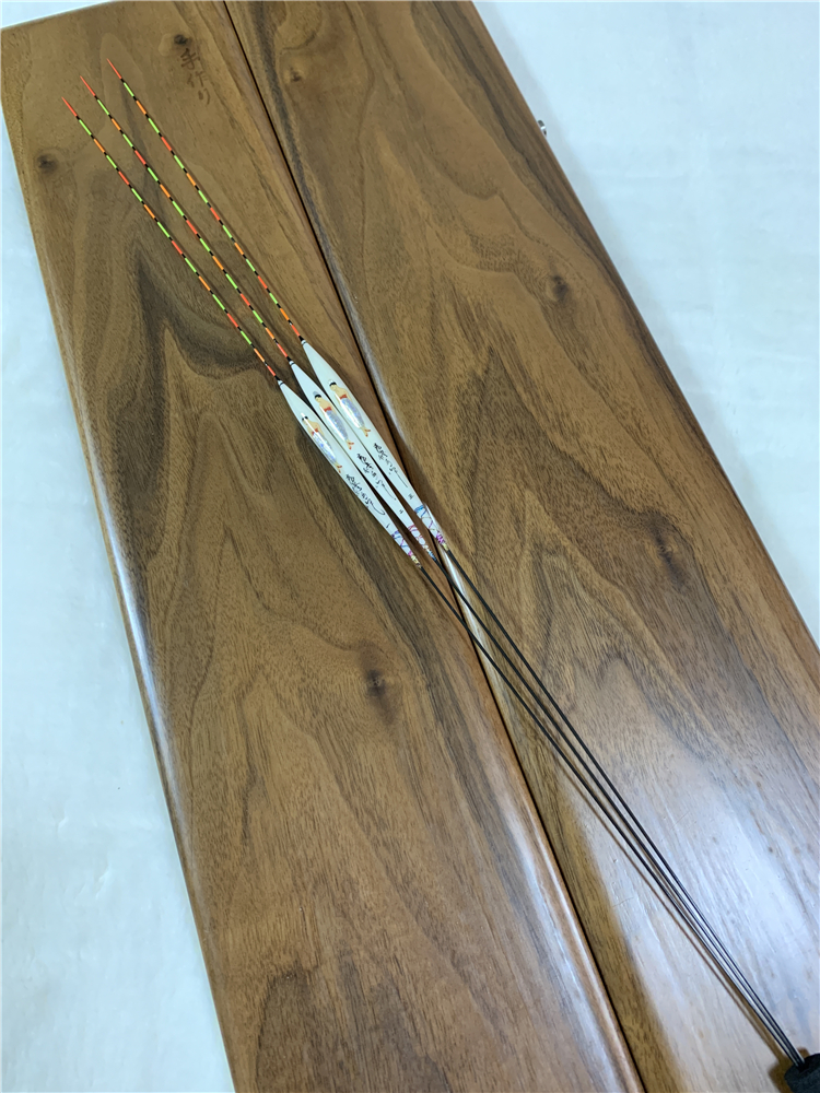 Taiwan Crown Kexiu handmade primary color JC light weak mouth stroke interface Black pit wild fishing feathers eye-catching floats