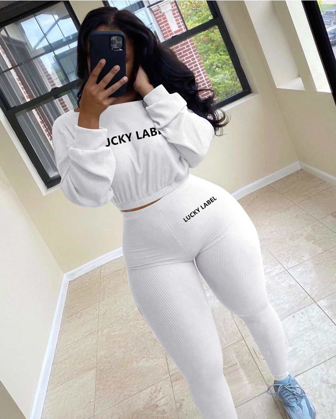 Abito athleisure da donna con lettera ricamata a coste_voghion.com