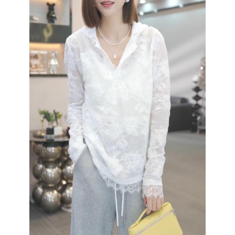 High-End Hooded Lace-Trimmed Base Shirt for Women, New Spring/Summer Plus-Size T-Shirt, White Top for Layering with a Hoodie