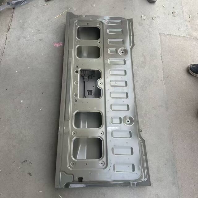 Suitable for Jiangling Avenue Rear Cargo Box Tailgate Avenue Almighty Light Chaser Pickup Truck Rear Tailgate Cargo Box Column