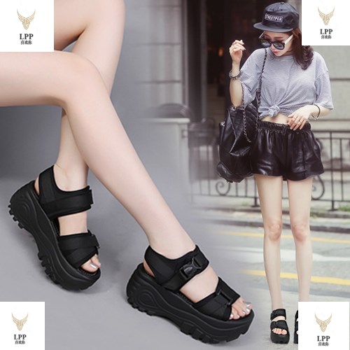 Light Soft-bottom Beach Shoes Women Songcakes With Thick Base Sandals Women Summer Magic Sticker Korean Version Students Shake Shoe Tide