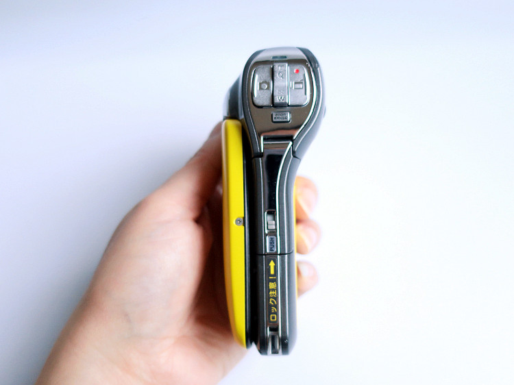 Máy quay phim chống nước HD Máy ảnh siêu cầm tay Sanyo / Sanyo DMX-CA100 giá thấp - Máy quay video kỹ thuật số máy quay phim cầm tay