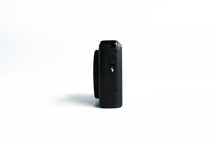 Khẩu độ lớn hỗ trợ kết nối WiFi Máy ảnh compact cầm tay Canon / Canon PowerShot S200 - Máy ảnh kĩ thuật số máy ảnh mini