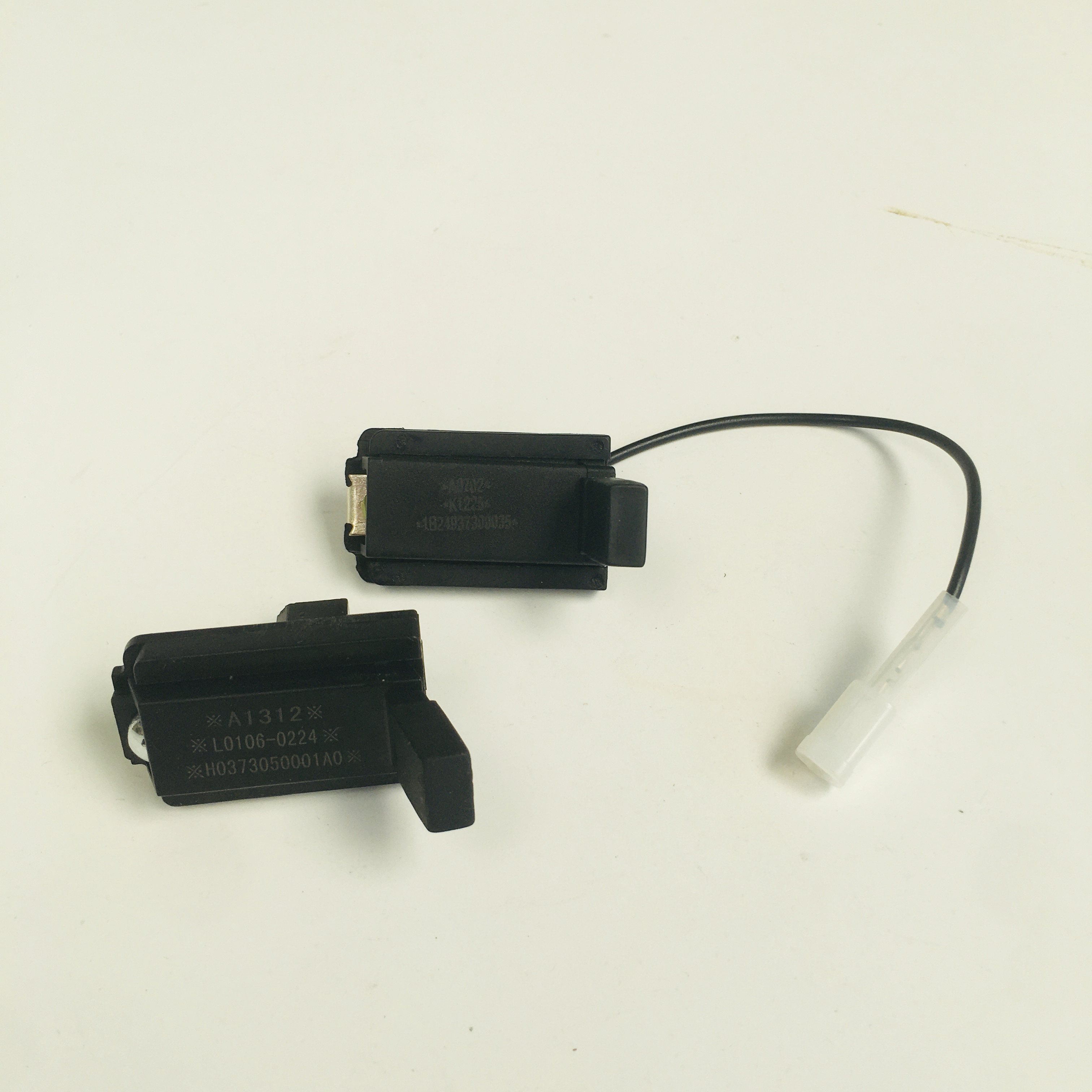 Suitable for Foton Daimler auto parts Auman annual type ETX step light switch door light switch