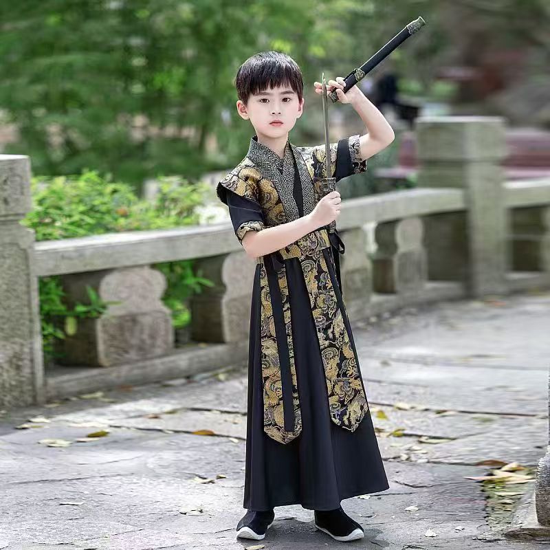 男の子の夏2025新しいハンサムな子供の国民服古代中国風唐スーツ春と秋の公演服