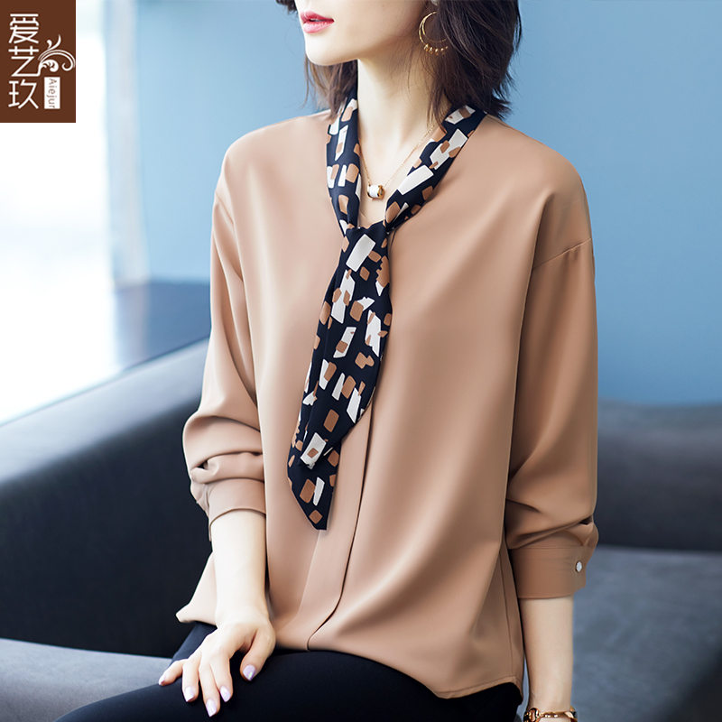 Mom spring fashion knitted T-shirt top Middle-aged women's clothing base small shirt middle-aged mother suit new