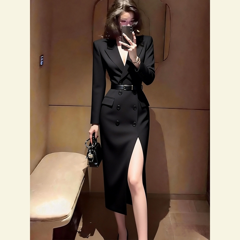 Summer Is a Season Where the Aura of a Powerful Goddess Is Felt, with a Light Luxury and High-End Feel. It Is Absolutely Stunning, and Is Perfect for Important Occasions, Such as a Black Suit Dress Summer Is a Season Where the Aura of a Powerful Goddess Is Felt, with a Light Luxury and High-End Feel. It Is Absolutely Stunning, and Is Perfect for Important Occasions, Such as a Black Suit Dress