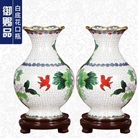 Белый поток цветочный битва один