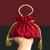 5 мешков сахара с золотыми кисточками