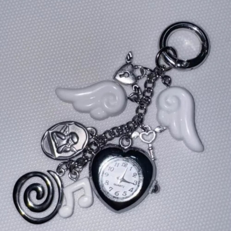 Original Design Angel Wings Heart Watch Chain Heart Clock Pendant Keychain Hanging Ornament Mobile Phone Lanyard Accessory