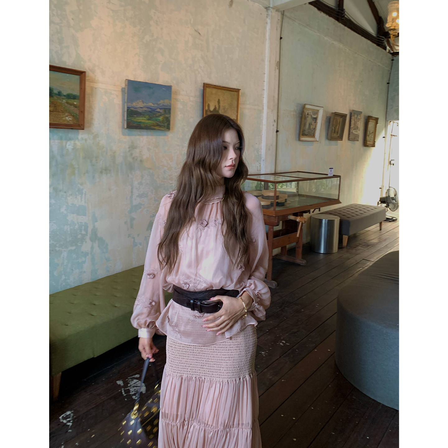 马儿MAR Рубашка с объемной вышивкой длинный рукав с приталенной плиссированной длинной юбкой элегантный костюм для женщин