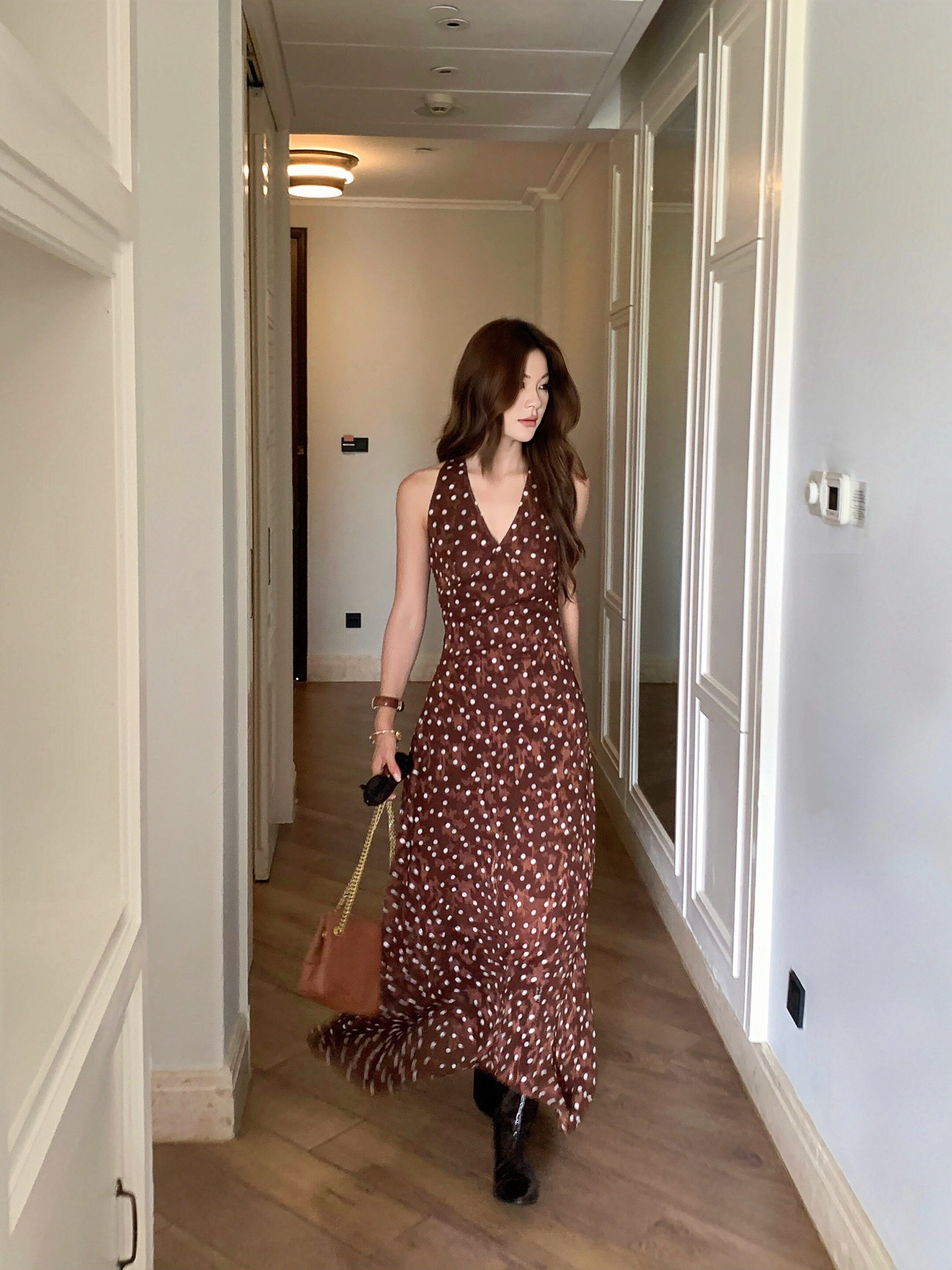 马儿MAR винтажное платье с V-образным вырезом и фактурным жаккардовым узором в горошек без рукавов летнее длинное