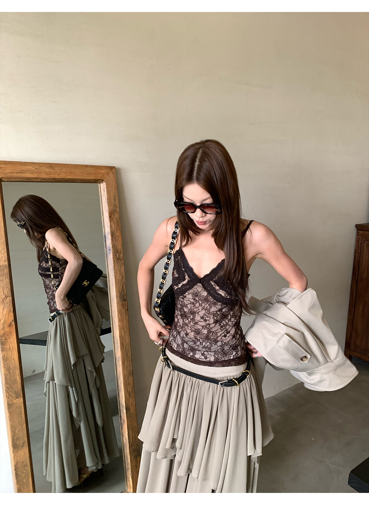 马儿MAR Французский кружевной топ на бретелях с V-образным вырезом для женщин