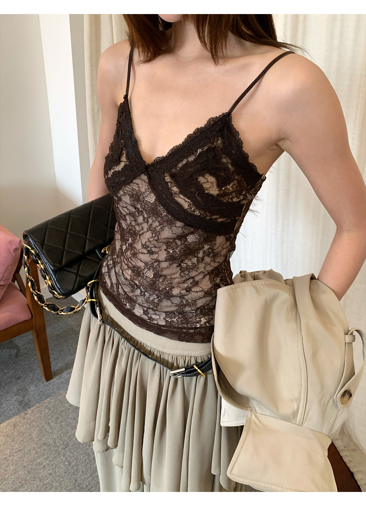 马儿MAR Французский кружевной топ на бретелях с V-образным вырезом для женщин