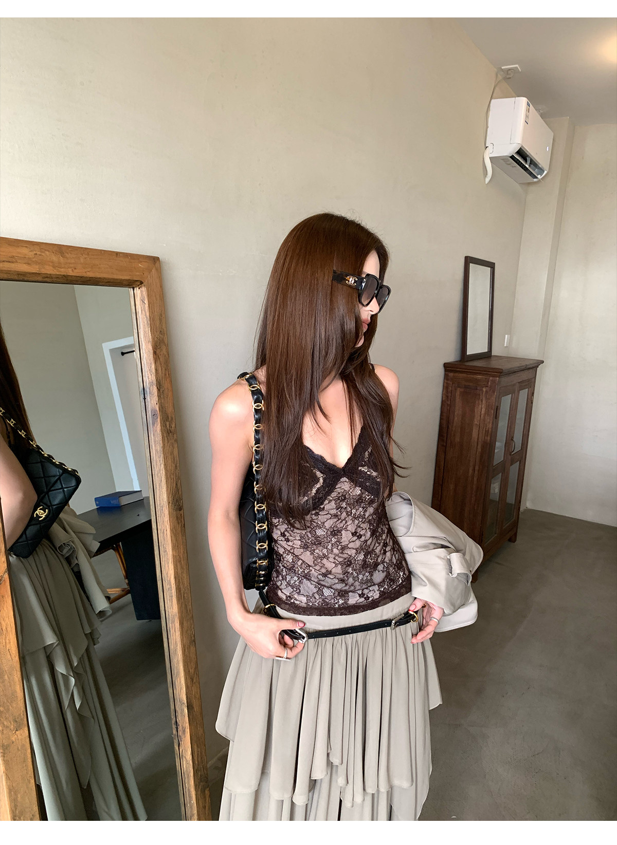 马儿MAR Французский кружевной топ на бретелях с V-образным вырезом для женщин