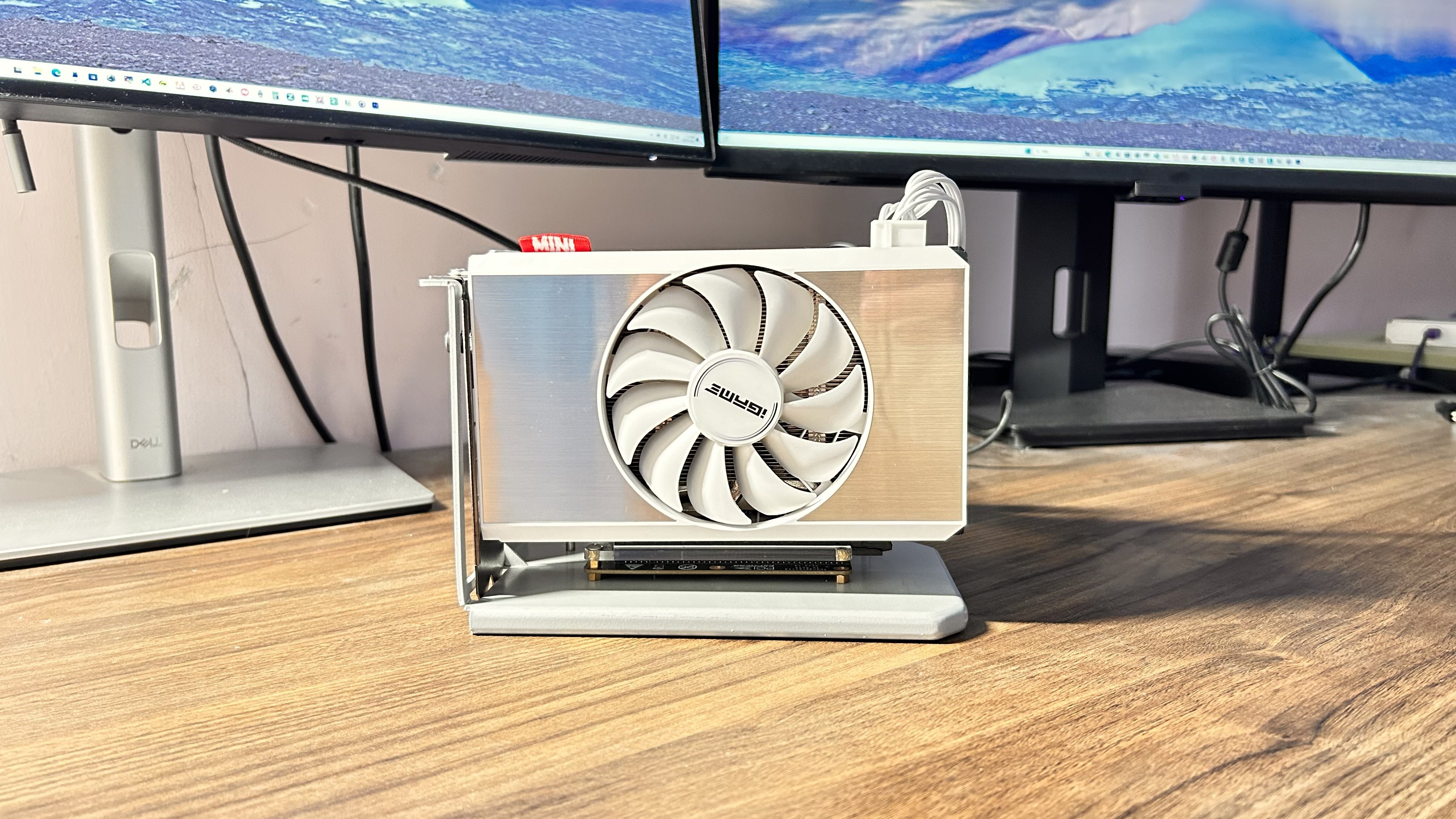 (Shunfeng Spot) Qu Yuyao DIY carefree lightning 4 thunder and lightning 3 graphics card expansion dock to expand Thunderb-Taobao