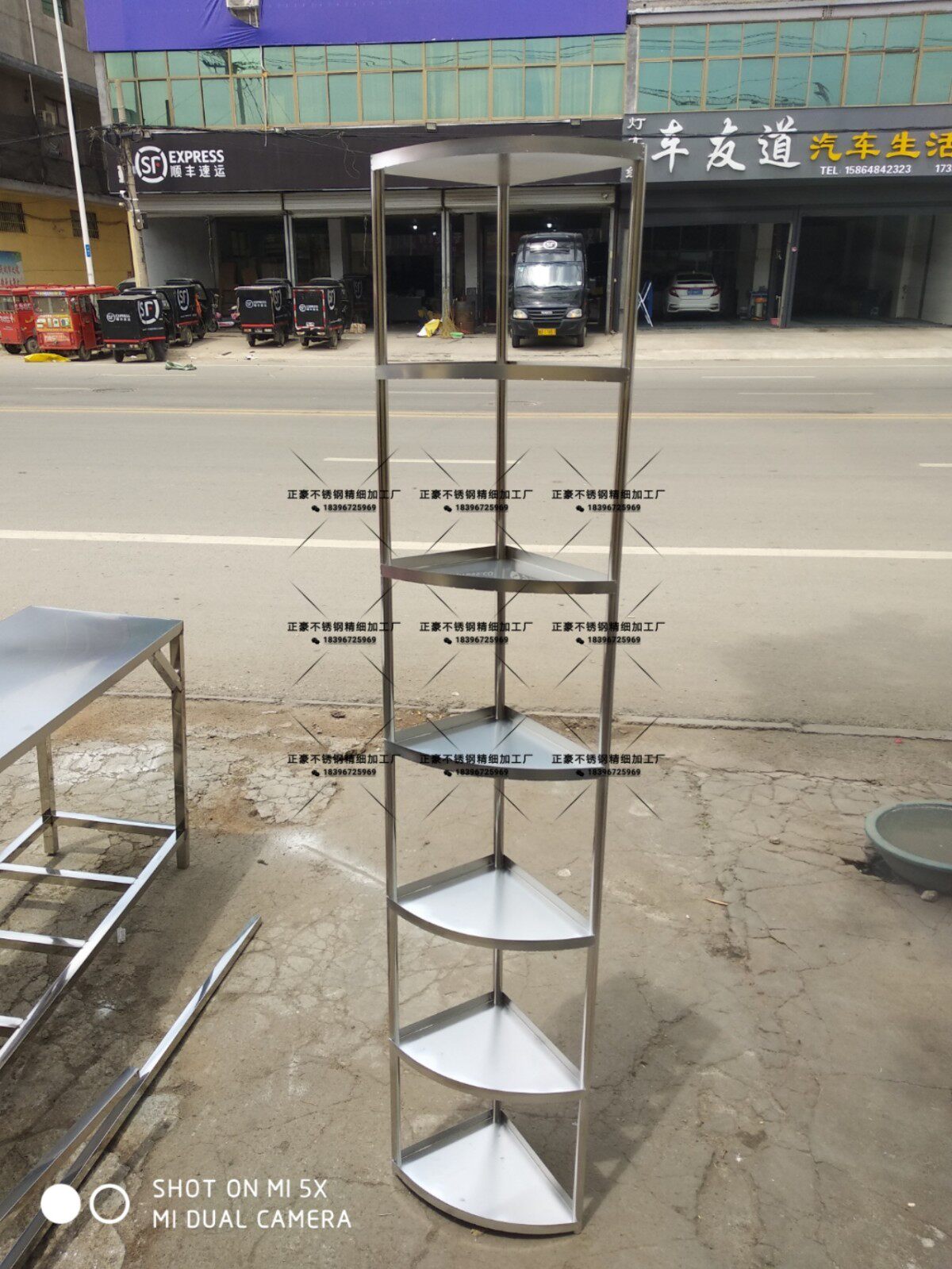 Stainless steel rack machined to make corner rack shelving hanger Makeup Room Shelving frame Alien Processing Custom