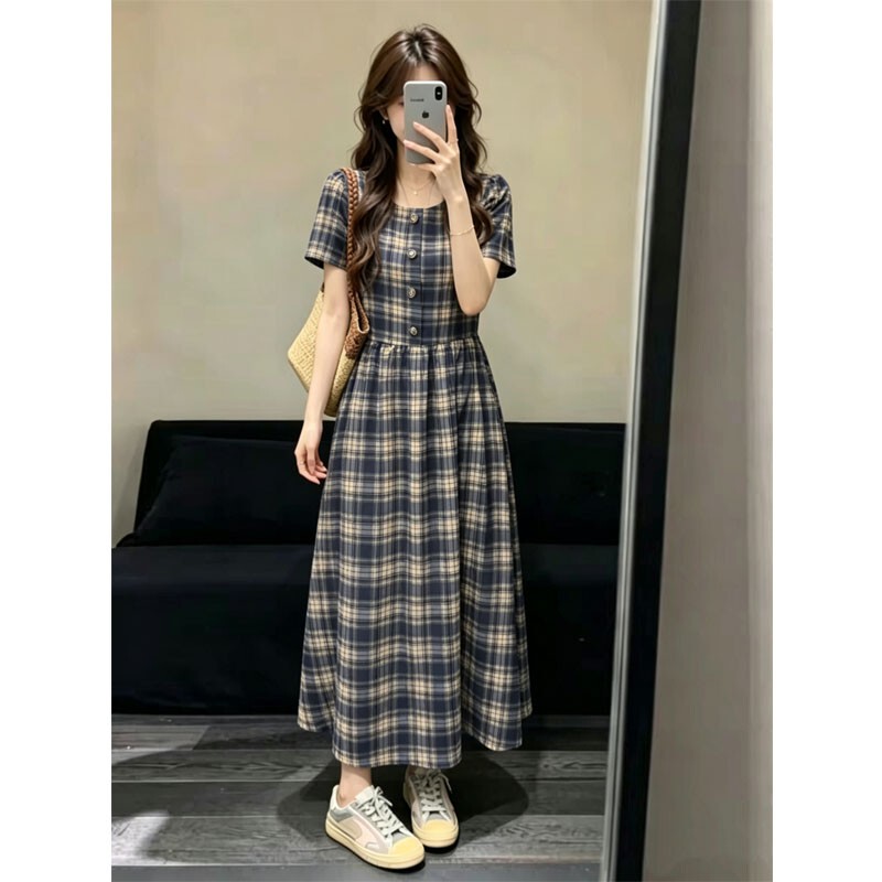 French-Style Retro Plaid Square-Neck Dress for Women, Summer Plus-Size, High-End Feel, Waist-Cinching, Slimming Square-Neck Long Dress