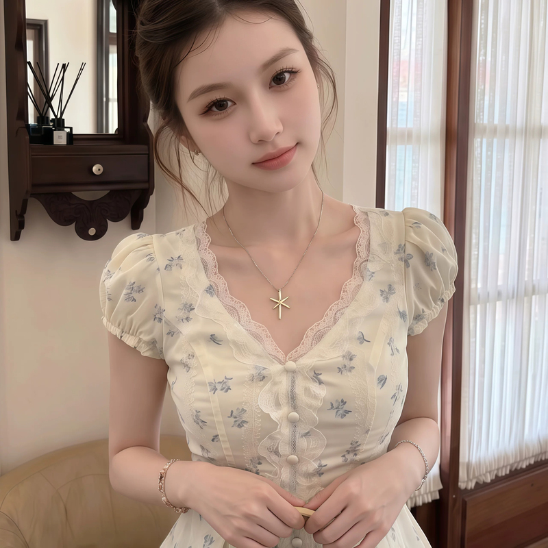 French-Style Elegant and High-End V-Neck Lace-Trimmed Waist-Cinching Shirt for Women, Unique and Stunningly Beautiful Top