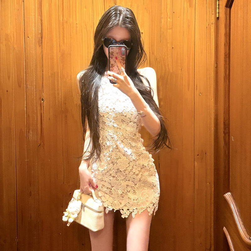 French-Style [Flower Shadow Simple Poetry] Heavy-Duty Three-Dimensional Lace One-Shoulder Bodycon Dress, Pure and Sexy Waist-Cinching Dress for Women