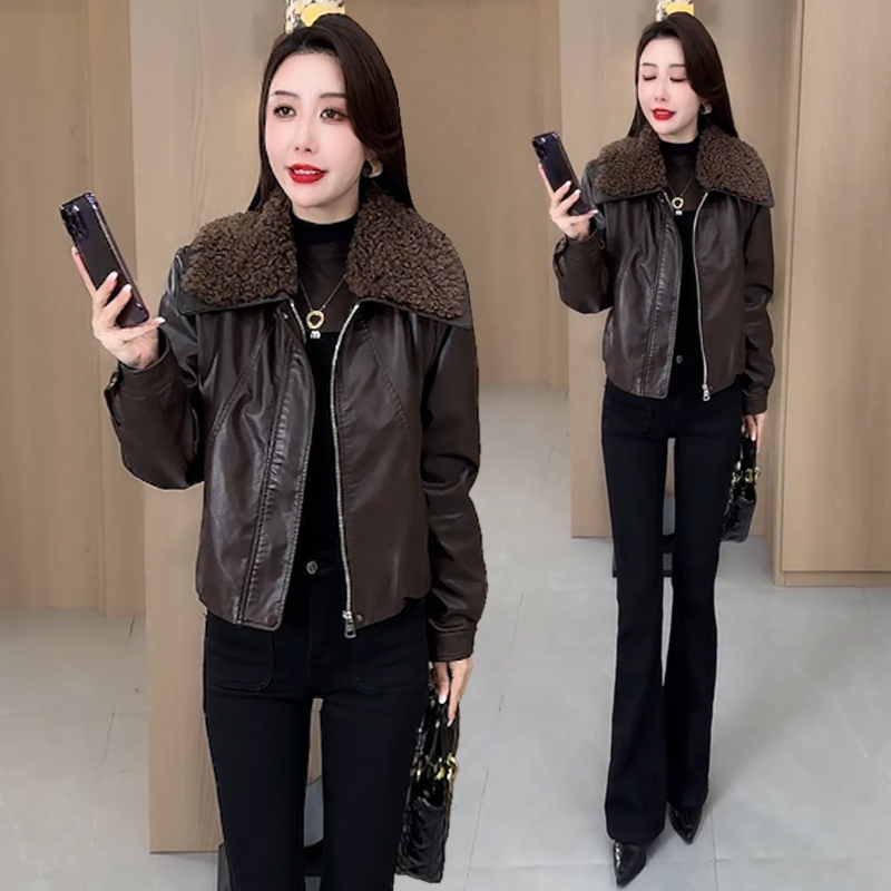 Fleece-Lined Thick Leather Jacket for Women, Short Style, 2026 Autumn and Winter New Fashion, Teddy Curly Fur Collar, Warm Zipper Jacket