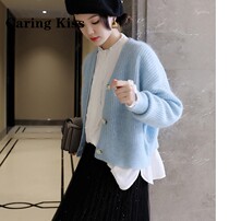 Caring Kiss weaves a soft and lazy dream and warm horse hair V-collar short grandma shirt