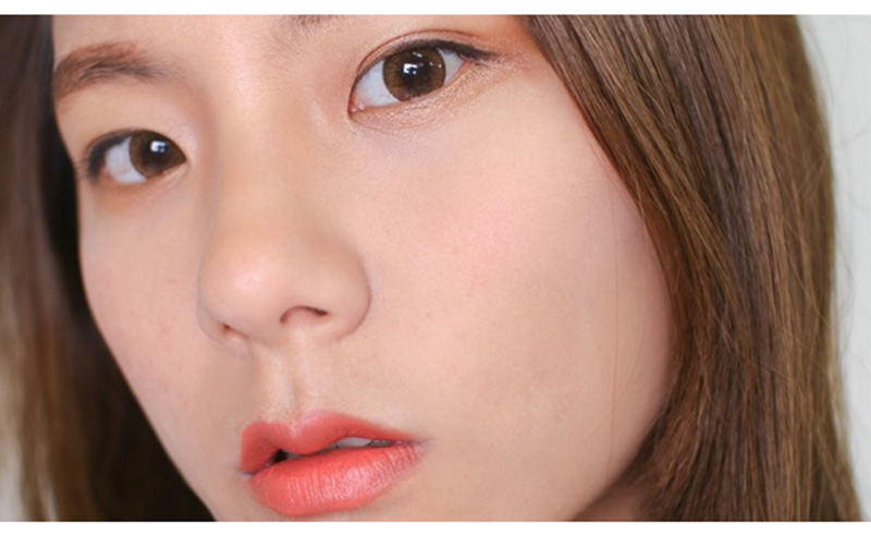 Hàn Quốc Chính hãng Limited Snoopy innisfree Phong cách Yue Shi 吟 phấn phủ lỏng dầu bạc hà kiểm soát phấn trang điểm che khuyết điểm phấn nén