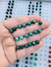 Серьги 天然孔雀石耳钉圆珠耳钉男女同款日常简约时尚百搭malachite