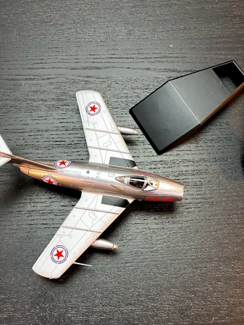 1 72 proportional alloy aircraft model PLA resists U.S. aggression and aids Korea Wang HaimiG 15 fighter finished product ornaments