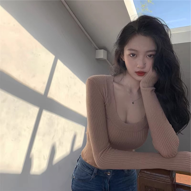 Low-Cut Square-Neck Knitted Base Shirt for Women, Autumn and Winter Slim-Fit Fur Inner Layer, Tight-Fitting Sweater, Sexy Short U-Neck Top