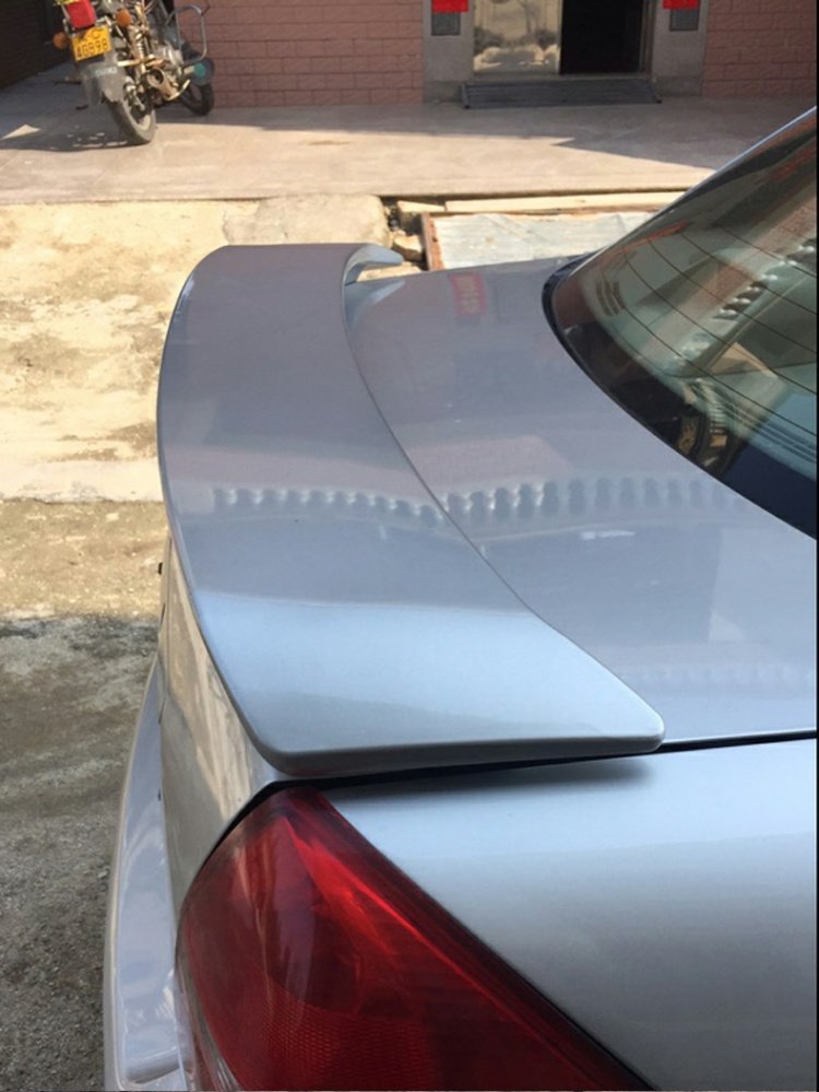 Đuôi xe Haima Haifuxing Mazda hippocampus 323 Familia ABS với đèn chuyên dụng để sửa đổi đuôi gió cánh lướt gió mazda 3 2020