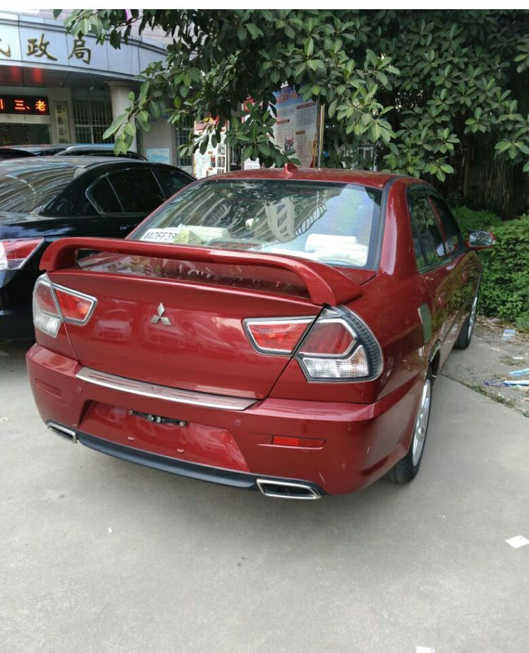 Đông Nam Ling Yue V3 Mitsubishi Lancer Lingshou đuôi cánh cao với đuôi nhẹ kiểu kẹp không có đuôi Ling Yue v3 cánh lướt gió mazda 2